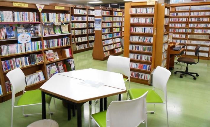 西砂図書館館内