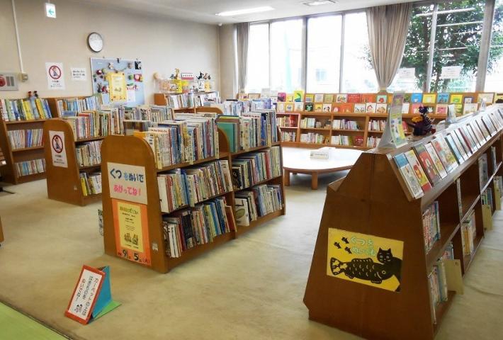 西砂図書館児童コーナー