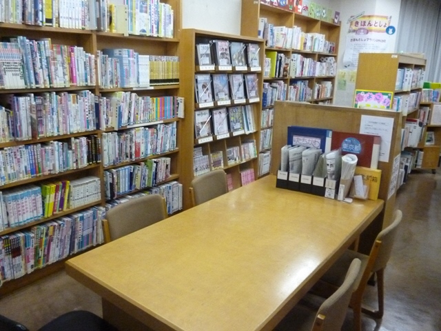 幸図書館館内その２